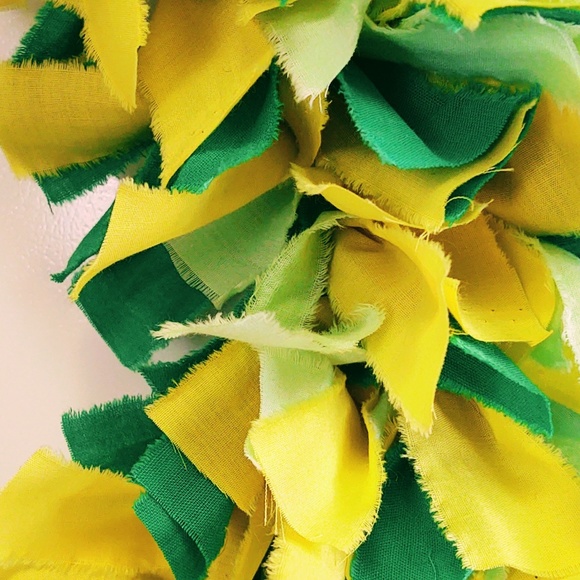 HANDMADE SHADES OF GREEN AND YELLOW FABRIC RAG WREATH SHABBY CHIC DOOR DECOR 18" - Picture 5 of 8
